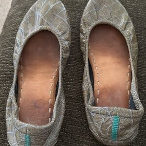Tieks slate grey Croc Ballet Flats sz 7